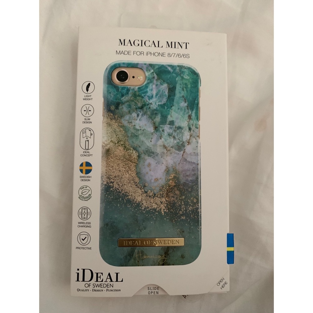 iDeal of Sweden Magical Mint iPhone Case